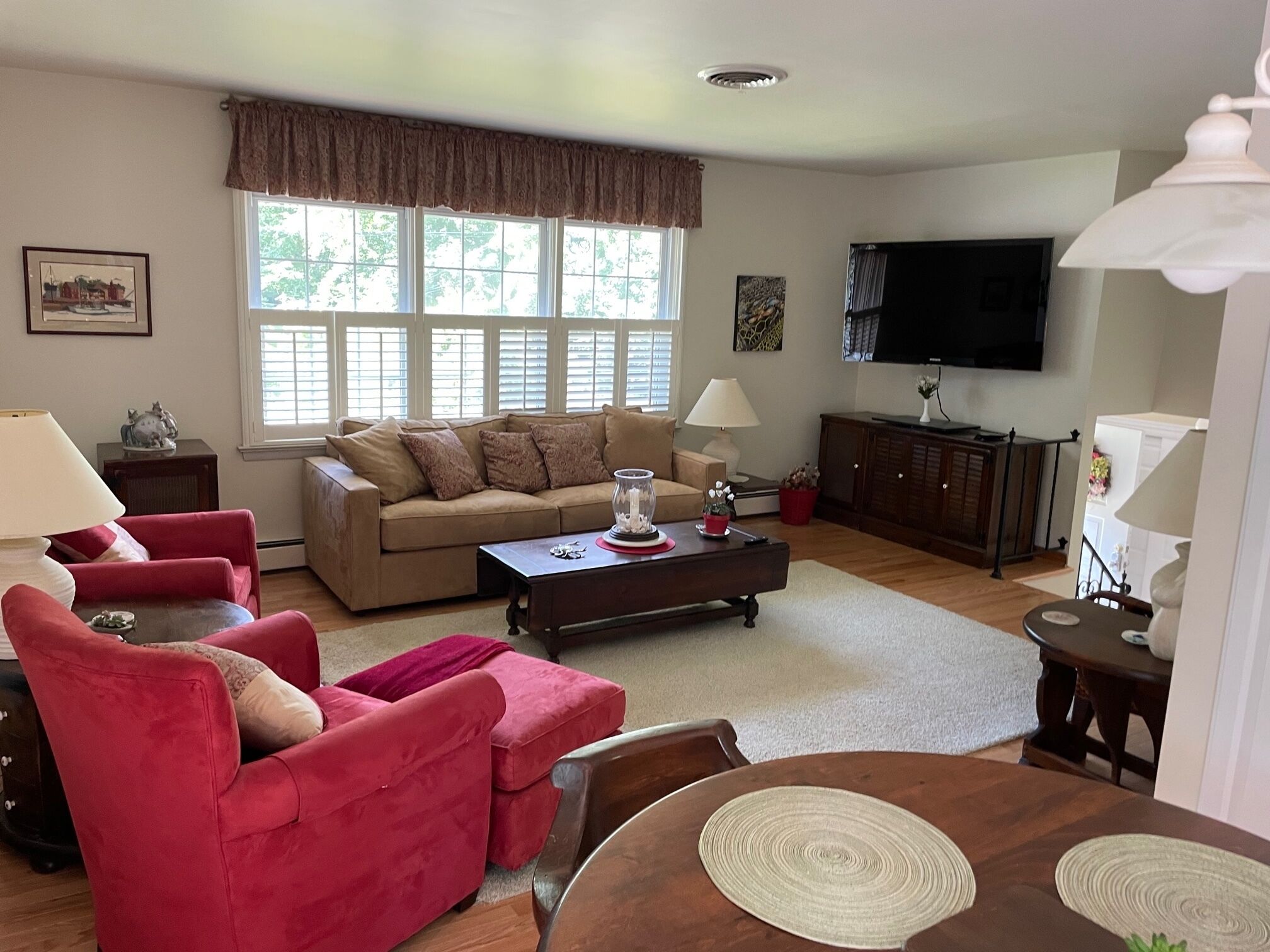 Very nice house on quiet lot, dead end street.  Kid friendly neighborhood.