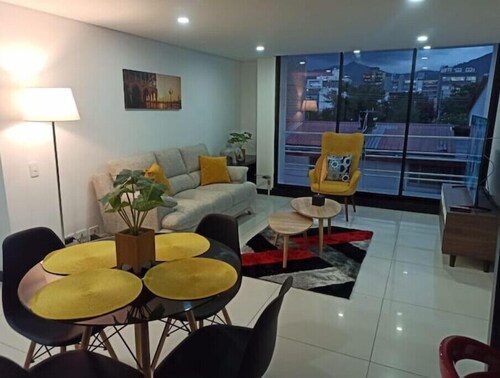 Elegant apartment new castellana 3 rooms
