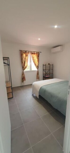 3 chambres, lit parapluie, Wi-Fi gratuit, draps fournis