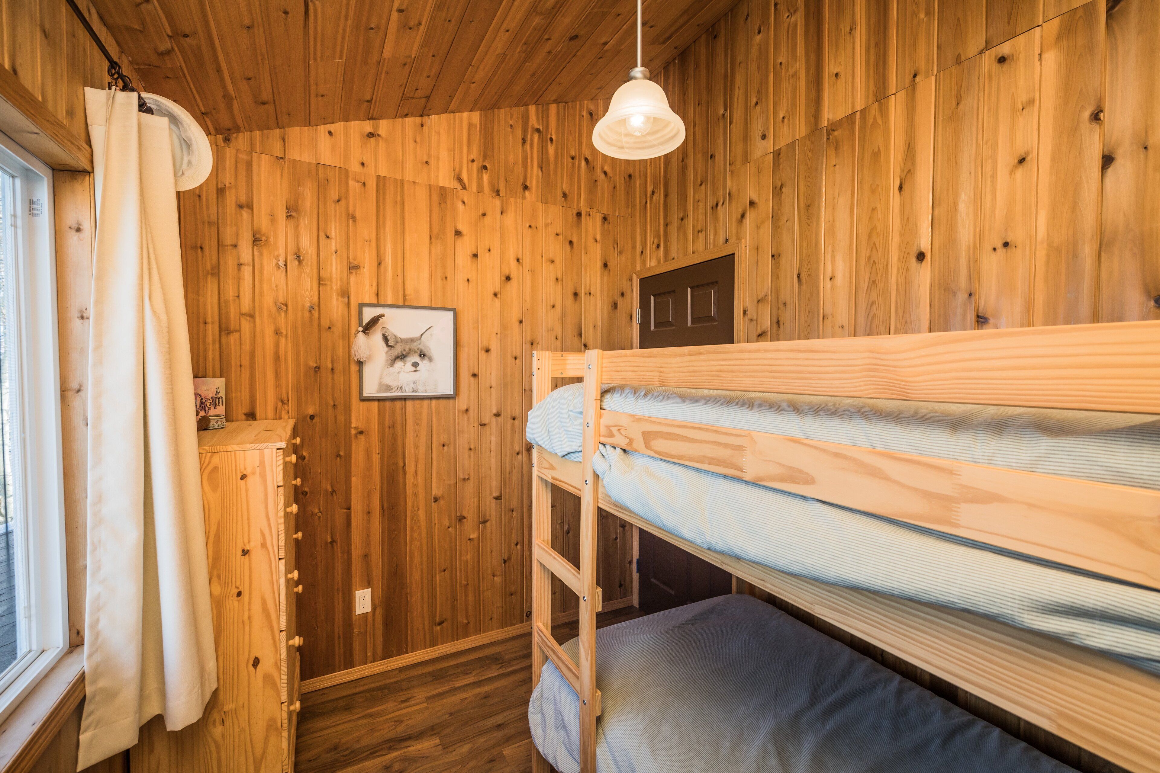5 bedrooms, free WiFi, bed sheets