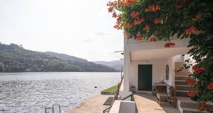 Feel Discovery Casa do Rio Douro Valley