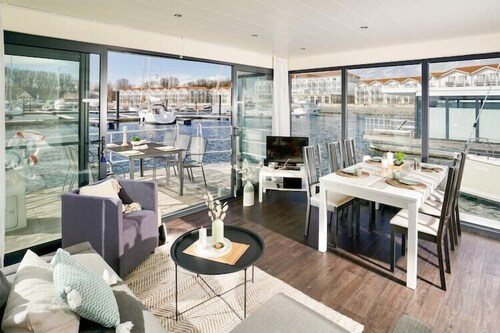 Hausboot in Boltenhagen