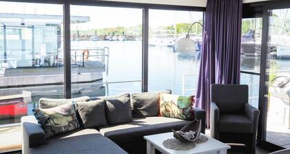 Hausboot in Boltenhagen