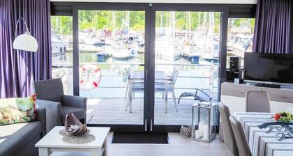 Hausboot in Boltenhagen