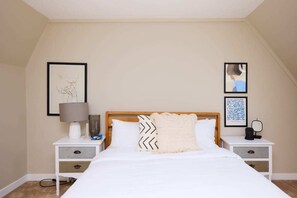 House (2 Bedrooms) | 2 bedrooms, laptop workspace, iron/ironing board, bed sheets