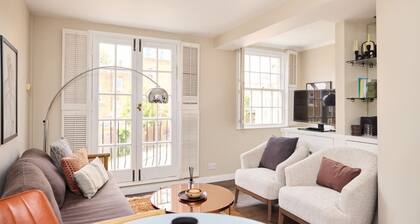 The Holland Park Crib - Classy 2bdr House
