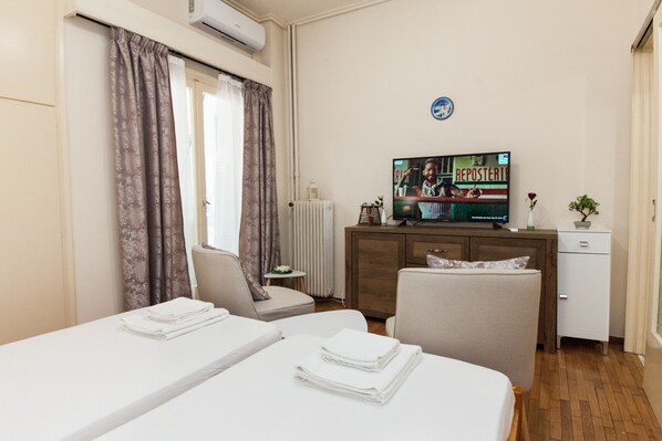 Apartment | 1 bedroom, iron/ironing board, free WiFi - Cozy Cute apt next to Agios Nikolaos (Athens)