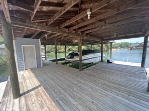 Marina - Lagom at the Lake - Large and Cozy lake front home. Quiet cove, beautiful views! (Huddleston)