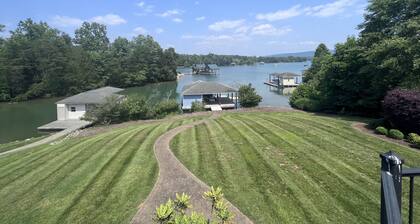 Lagom at the Lake - Large and Cozy lake front home. Quiet cove, beautiful views!