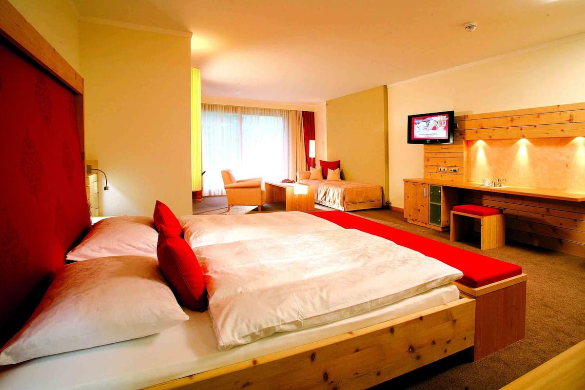 Family Suite | 1 bilik tidur, peti besi dalam bilik, langsir/tirai gelap terus