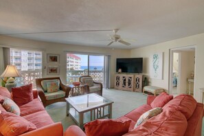 Studio | Living area | DVD player - 444 El Matador Condo by RedAwning (Fort Walton Beach)