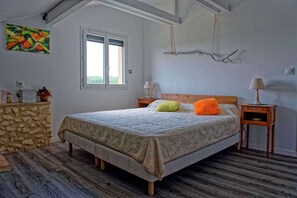 3 bedrooms, iron/ironing board, travel cot, free WiFi