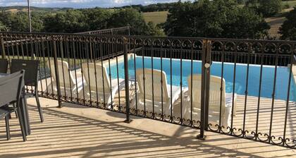 Maison de Campagne Entièrement Rénovée en Pleine Nature Gersoise