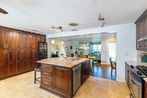 Frigorifero, forno, piano cottura