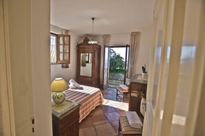3 bedrooms, iron/ironing board, Internet, bed sheets