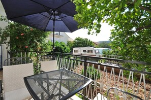 Apartment (Kajo - free parking and BBQ - A1(4+2)) | Terrace/patio