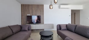 Apartment (Mark 2 - 100 m from sea - A4(6)) | Living room