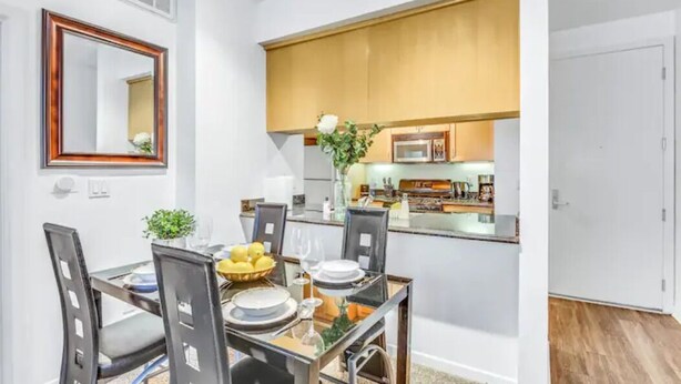 Unclassified image, 1 of 8, button - OneLux 1Br Walk to 3rd St Pier & Beach (Santa Monica)