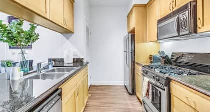 OneLux 1Br Walk to 3rd St Pier & Beach