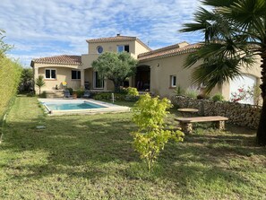 Pool - Villa Spacieuse, 3 Chambres, Jardin et Piscine (Puilacher)