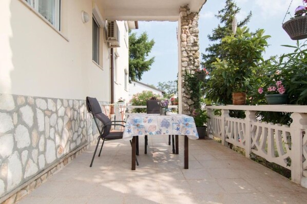 Studio (Nada - with private pool - SA2(2)) | Terrace/patio