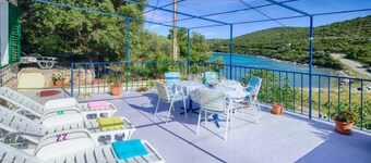 Holiday Houses, Villas Paradiso - Quiet Island Resort