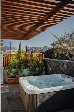 Luxury Suite | 1 bedroom, premium bedding, minibar, in-room safe - Bonsai Luxury Suites (Santorini)