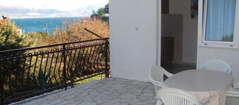 Apartments Vanda - 50 m From Beach