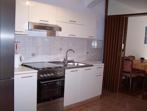 Apartment (Maja - free parking - A2 - Terasa (5+) | Private kitchen
