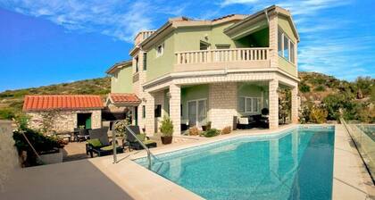 Holiday Houses, Villas Filippo - With Pool