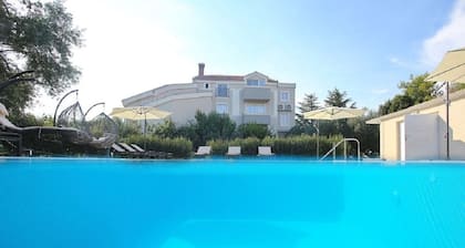 Holiday Houses, Villas Villa Milka - Heated Pool