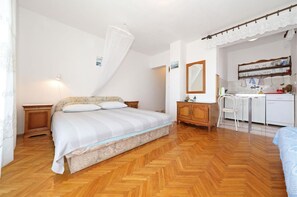 Studio (Slavka - free parking & BBQ - SA2(2+1) | Free WiFi