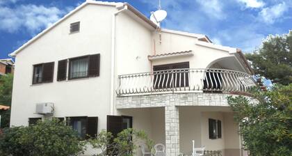 Apartments Ruzica - 50 m From sea