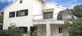 Apartments Ruzica - 50 m From sea