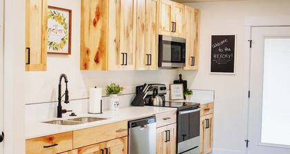 Creekside Cabins- Large Property for Reunions