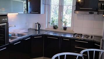 Apartment (Viki - seaview & garden terrace - A1() | Private kitchen
