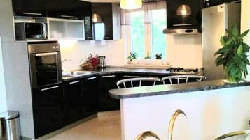 Apartment (Viki - seaview & garden terrace - A1() | Private kitchen