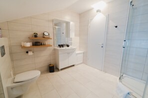 House (Blue house - outdoor pool - H(8+2)) | Bathroom - Blue House - Shared Pool - H (Plaski)