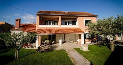 Holiday Houses, Villas Old Town - Great Location