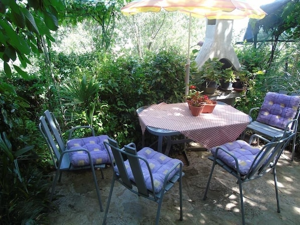 Tempat makan luar