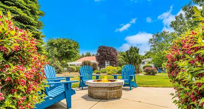 Updated condo with well-equipped kitchen, pool, firepits, grill, & gas fireplace