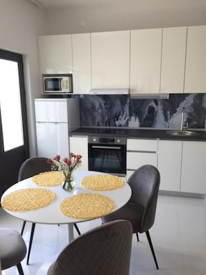 Apartment (Tattoo - modern & free parking - A4(2) | Living area