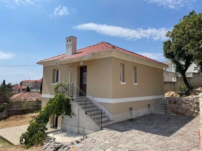 Apartments Vatro - With Balcony and Free Parking
