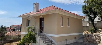 Apartments Vatro - With Balcony and Free Parking