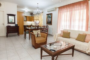 Luxury Apartment | Living area