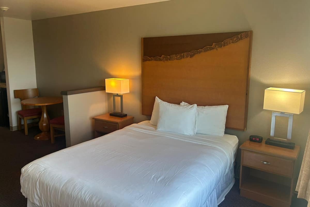 Blackout drapes, iron/ironing board, free WiFi, bed sheets