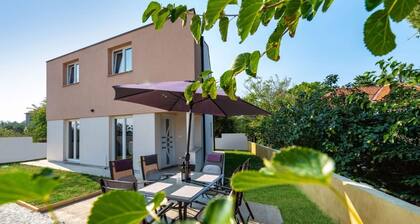 Tome - Comfortable & Modern - H