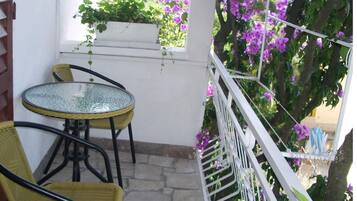 Estudio (Josip II - 150 m from beach with free) | Terraza o patio