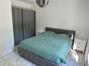 4 bedrooms, desk, iron/ironing board, free WiFi - Jolie Maison à Saint Fargeau (Saint-Fargeau)