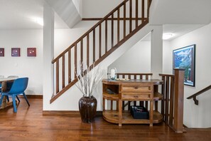 Interior - Centro Corner | King Bed | A/C | Central Location (Invermere)
